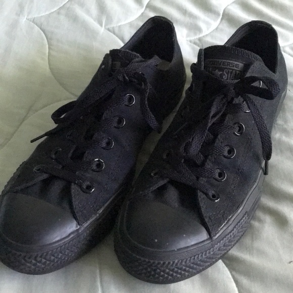 all black low converse
